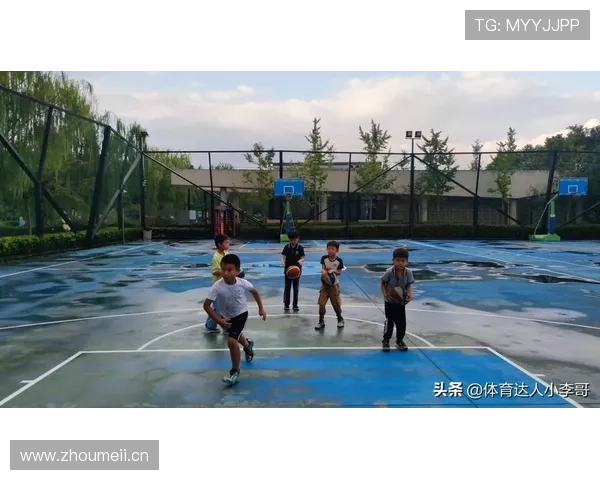 篮球比赛中身体接触判罚的规则与标准解析。